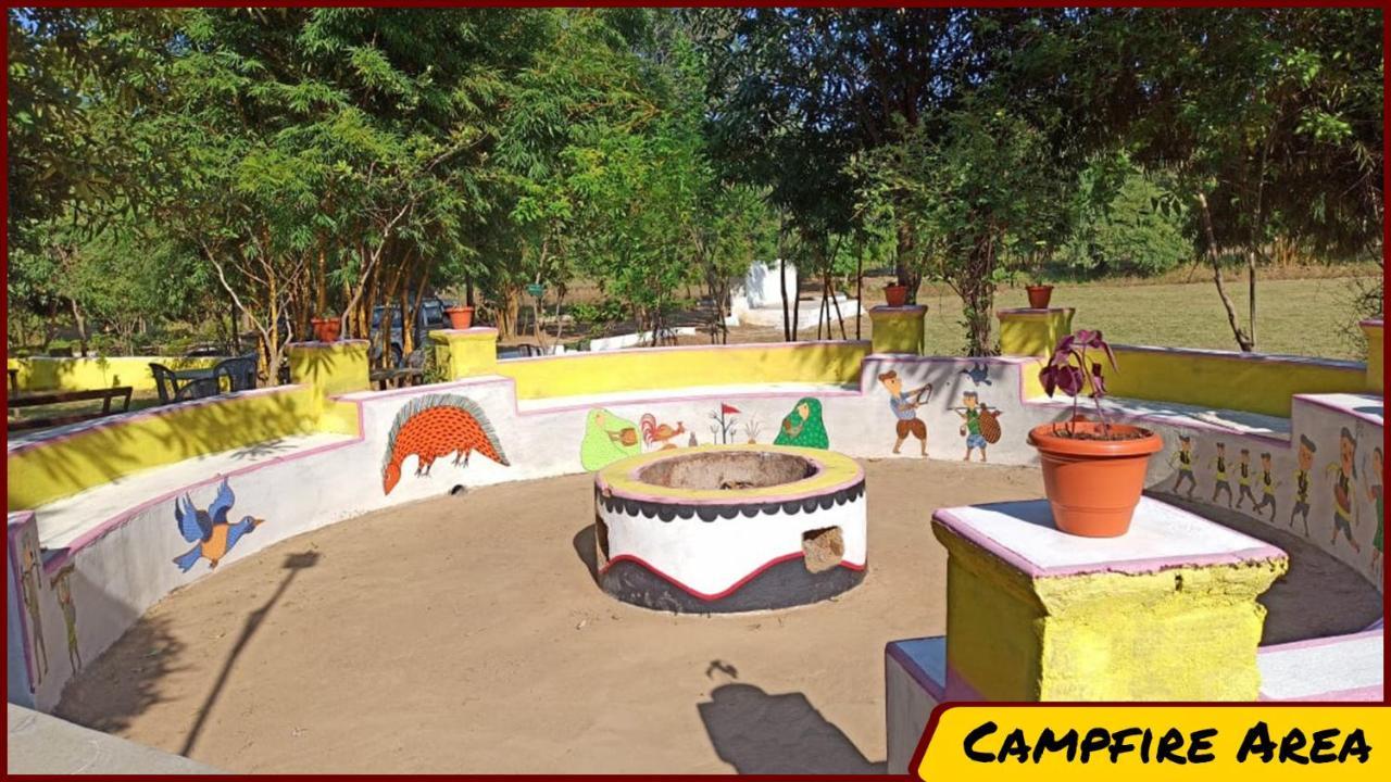 Kanha Resort Buitenkant foto